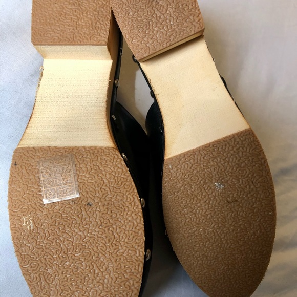 Black clog style shoes - Picture 2 of 4